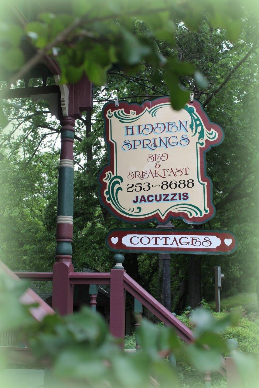 Hidden Springs Bed And Breakfast Eureka Springs Exterior photo