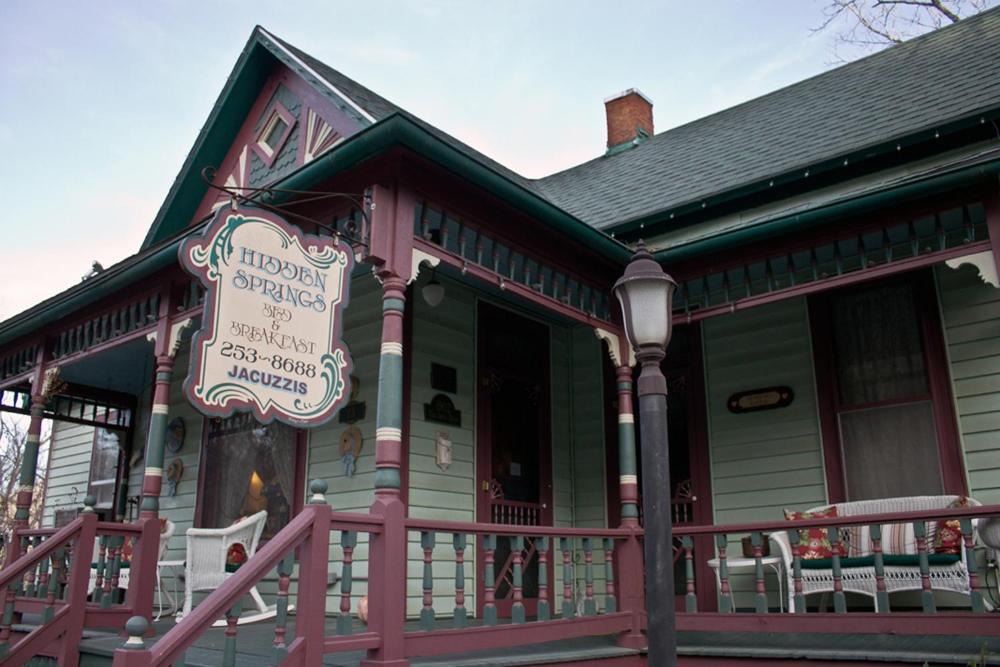 Hidden Springs Bed And Breakfast Eureka Springs Exterior photo