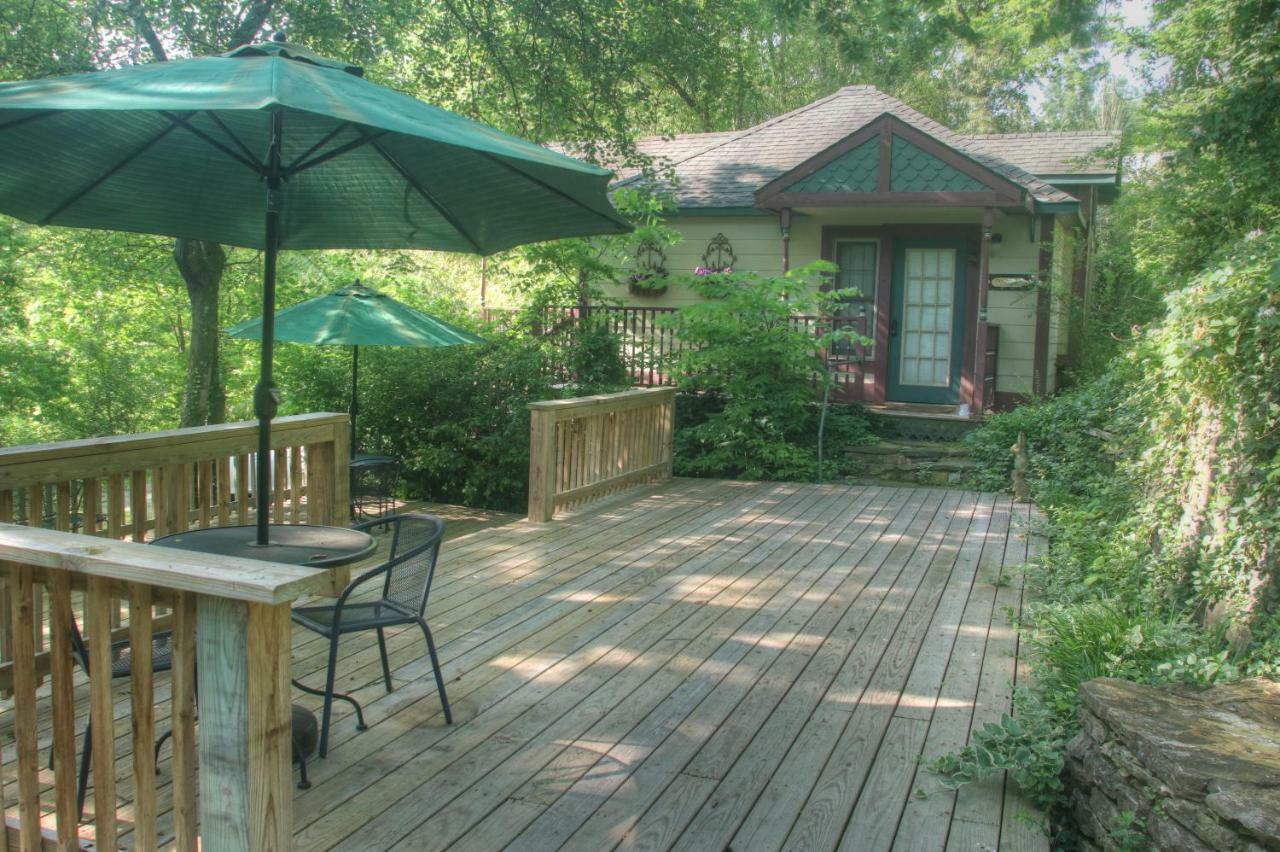 Hidden Springs Bed And Breakfast Eureka Springs Exterior photo