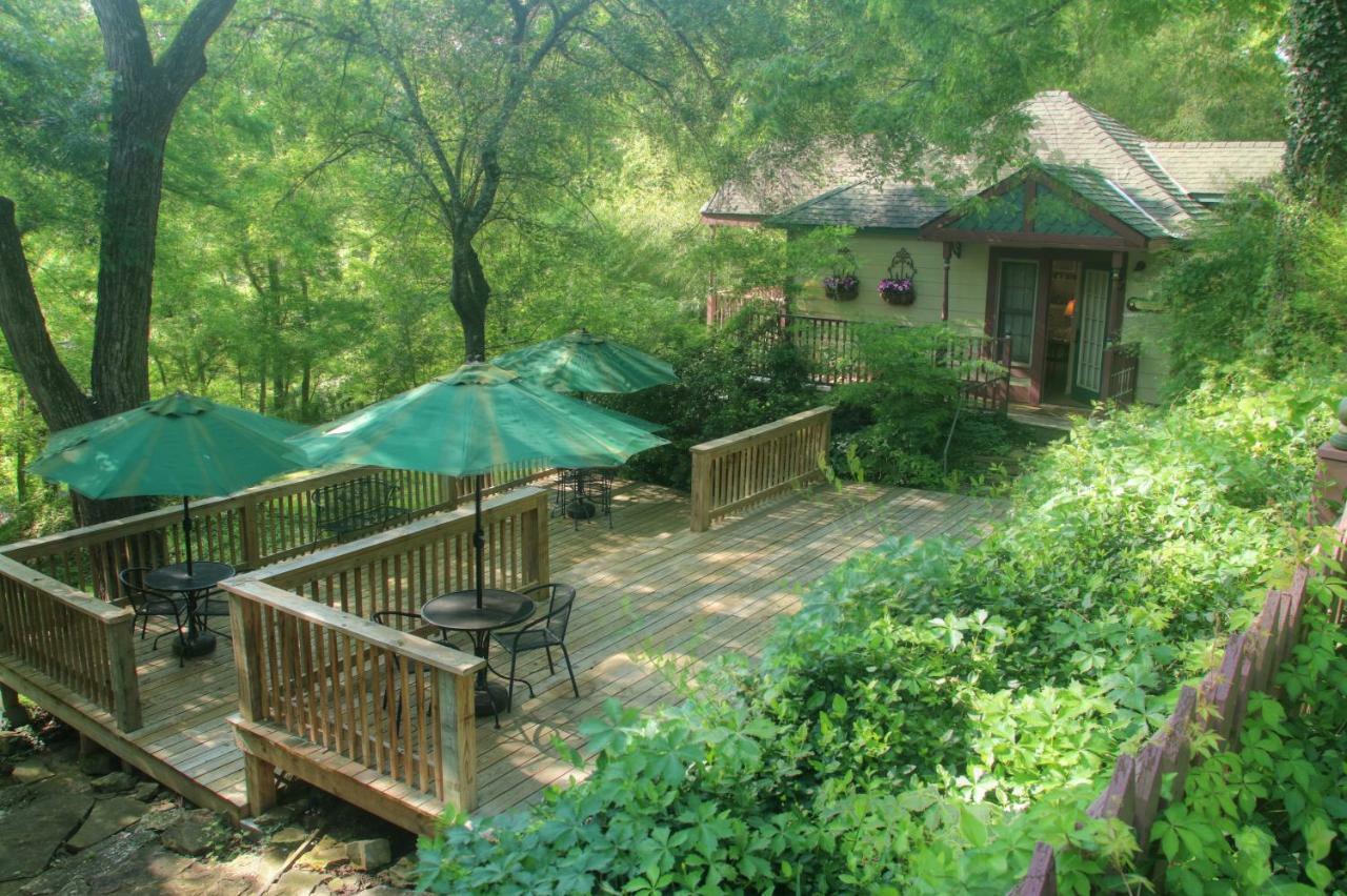 Hidden Springs Bed And Breakfast Eureka Springs Exterior photo